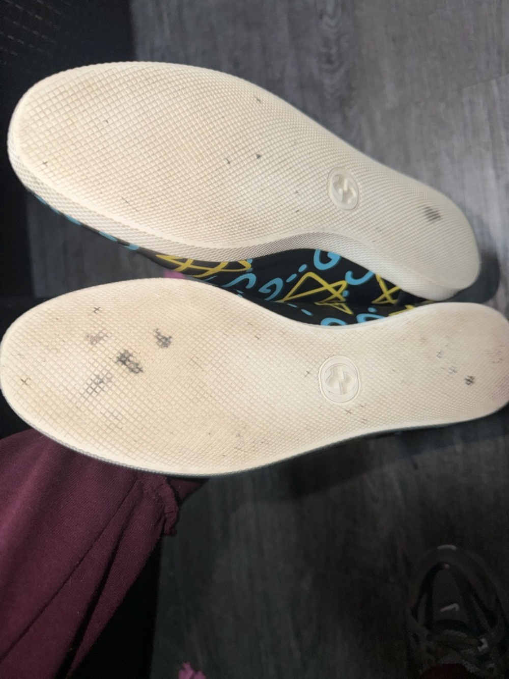 Gucci Black Sneakers with Yellow and Light Blue Graffiti - Picture 4 of 6